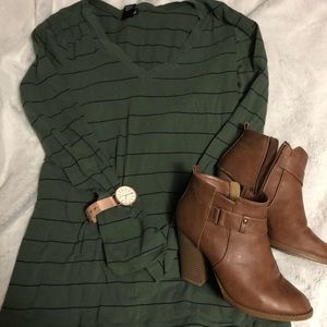 Long sleeve basic striped top! Super comfortable.